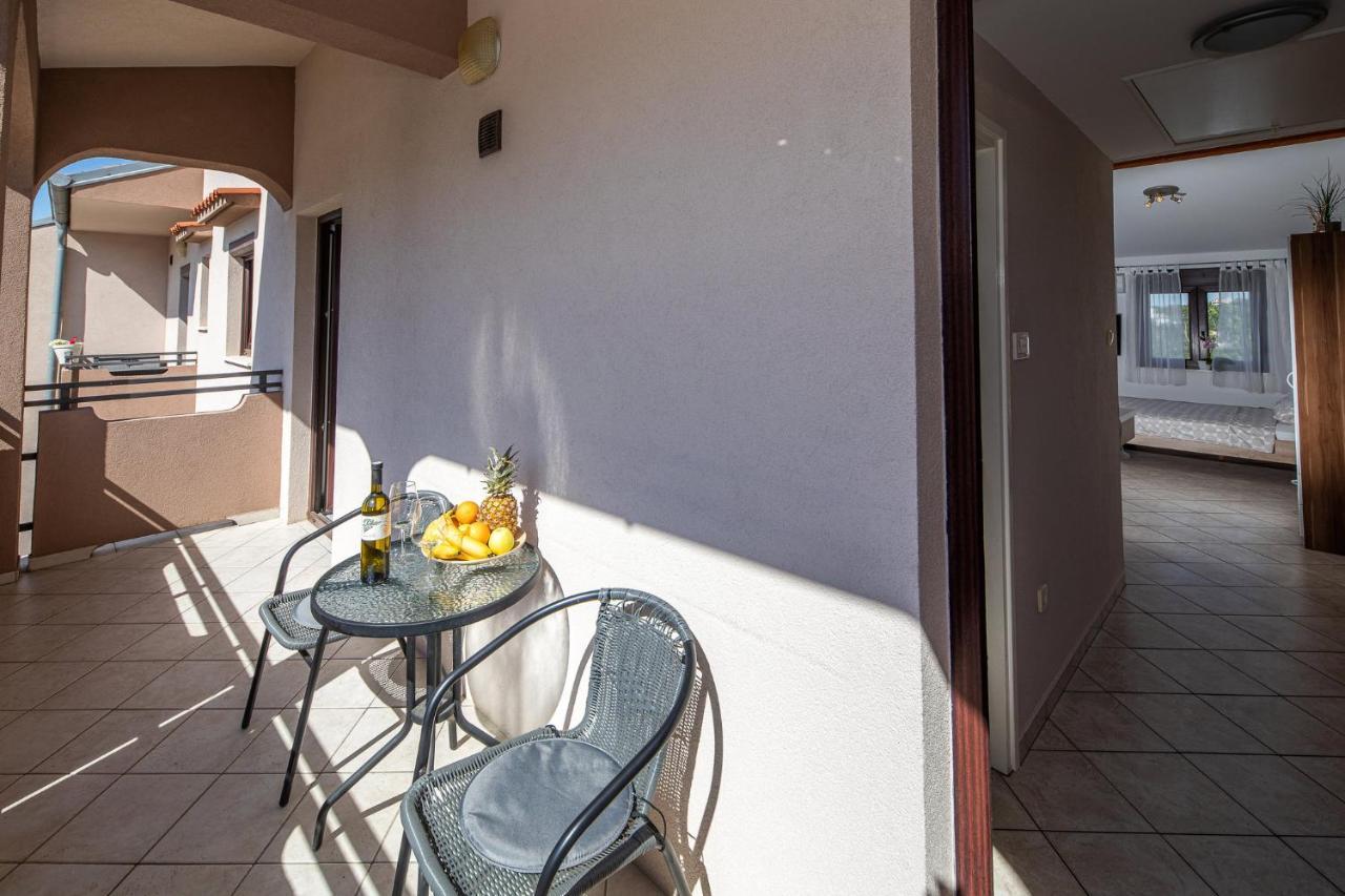 Ananas Apartments Crikvenica Exterior foto