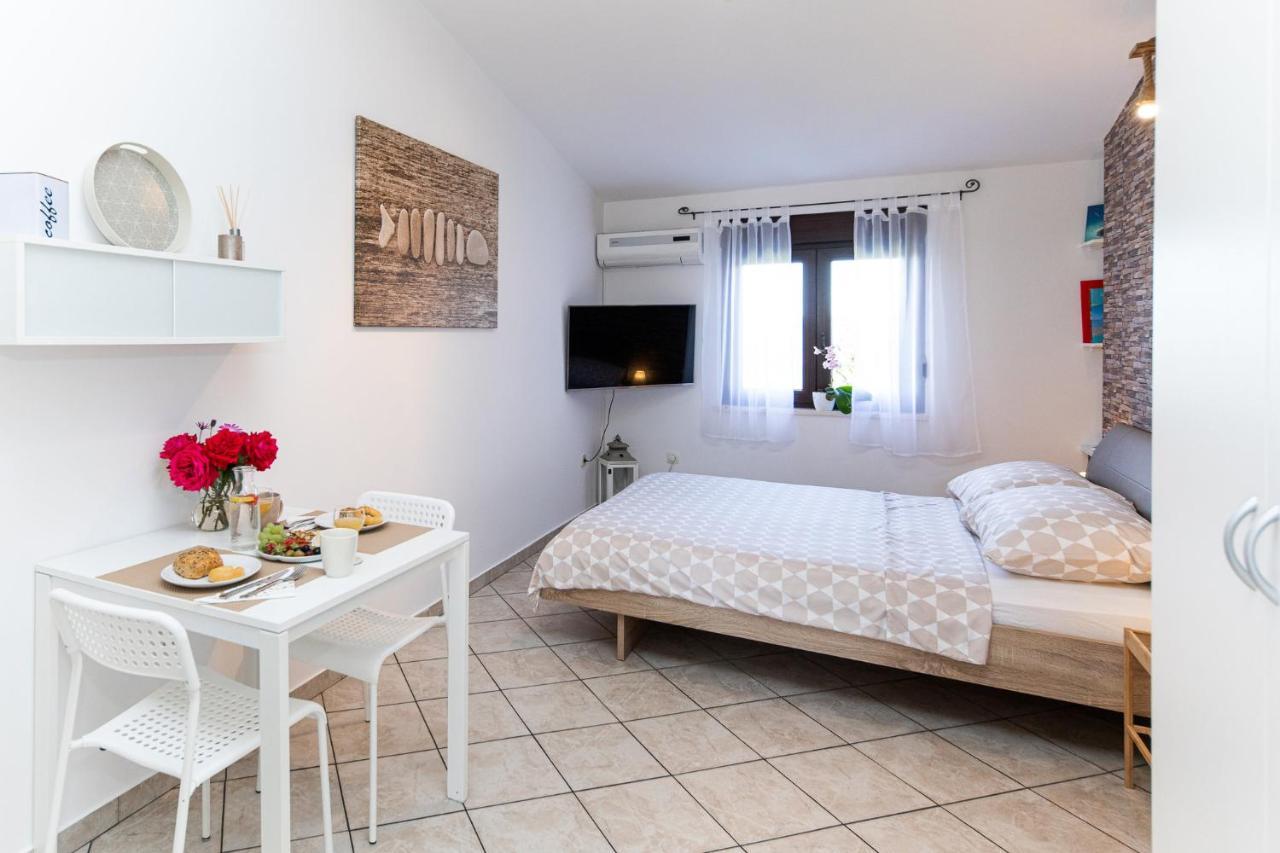 Ananas Apartments Crikvenica Exterior foto