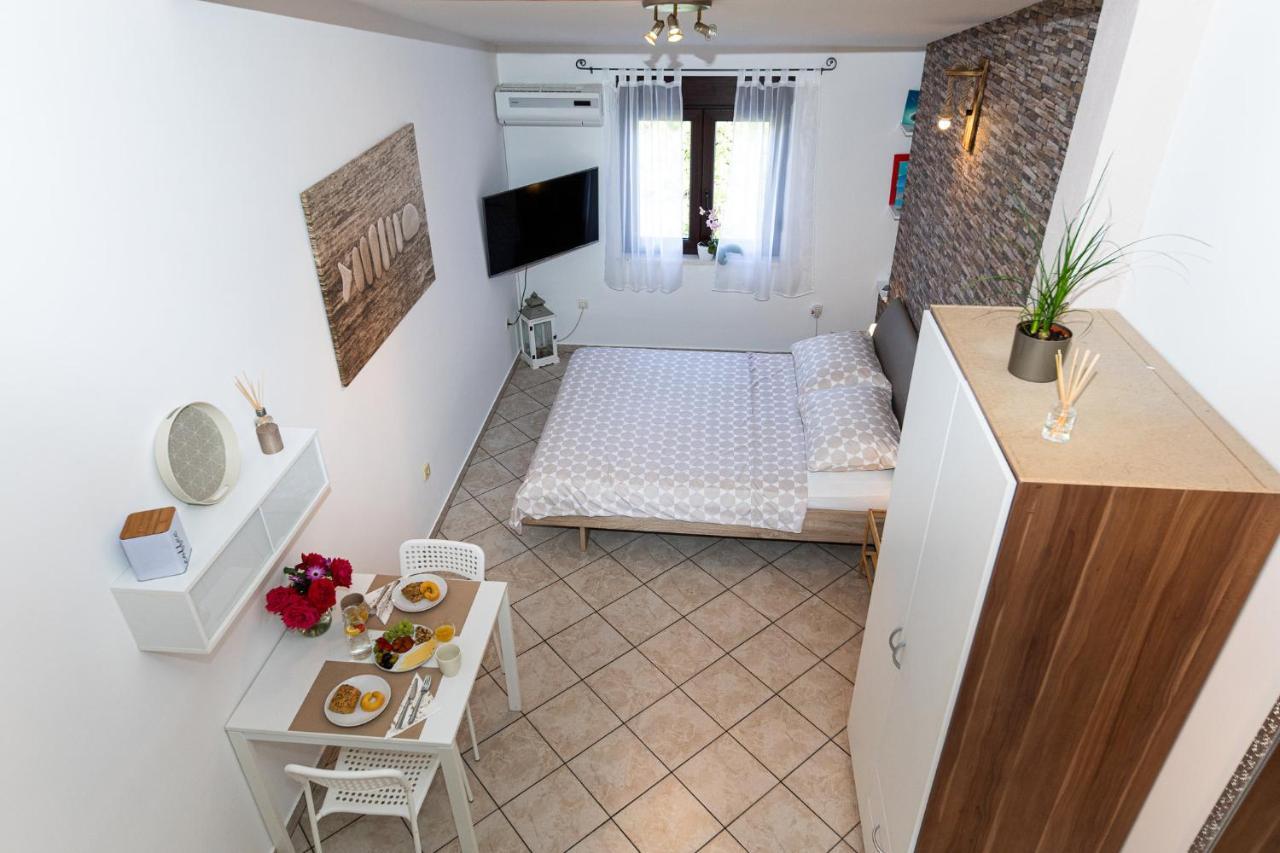 Ananas Apartments Crikvenica Exterior foto