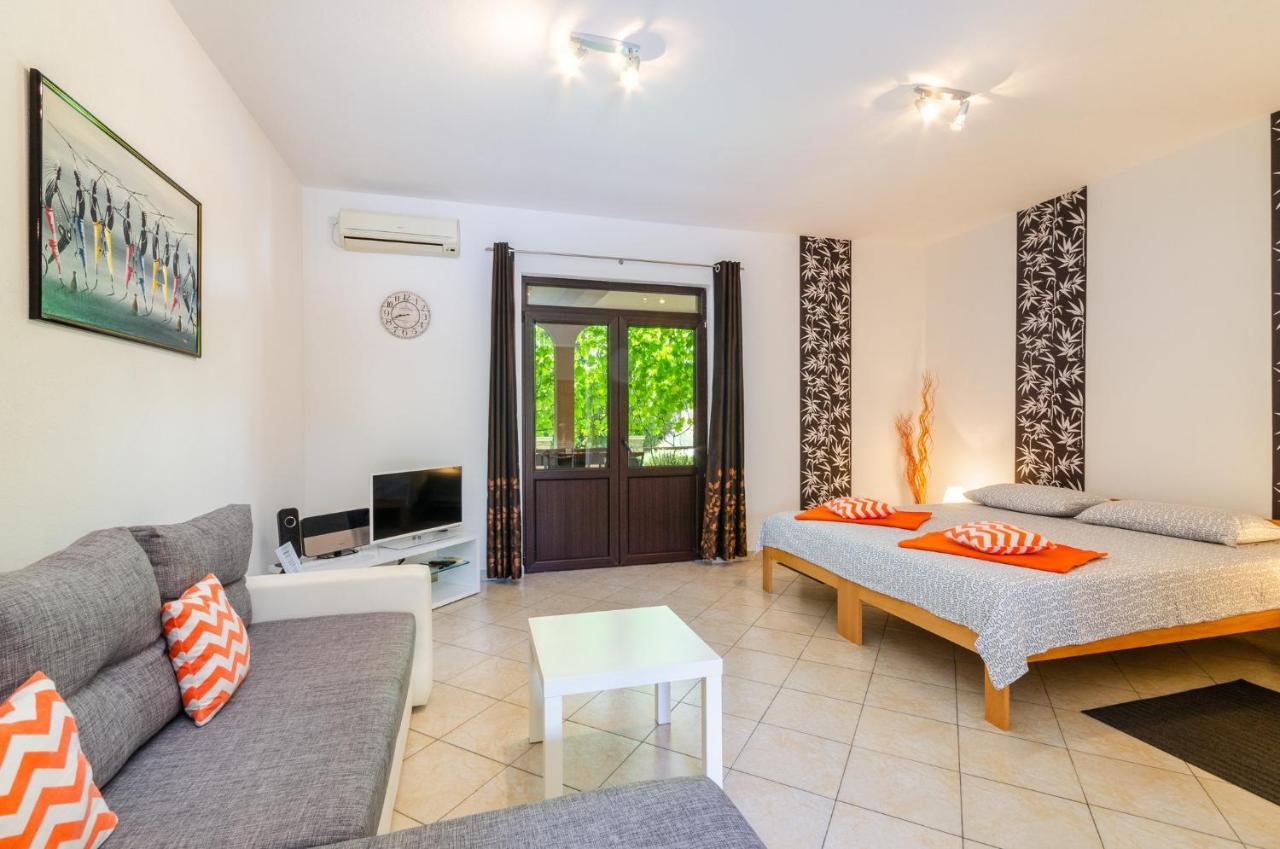 Ananas Apartments Crikvenica Exterior foto